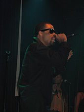 Bilal in 2007 Bilal (singer).jpg