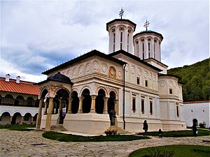 Biserica ”Sfinții Împărați Constantin și Elena” a mănăstiri Hurezi.JPG