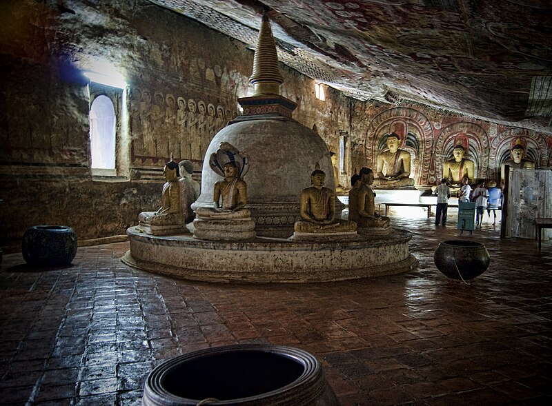 File:Buddha Dambulla 3.jpg