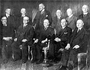 Bruning cabinet. Gottfried Treviranus, back row, far left. Bundesarchiv Bild 183-H29788, Reichskabinett Bruning I.jpg