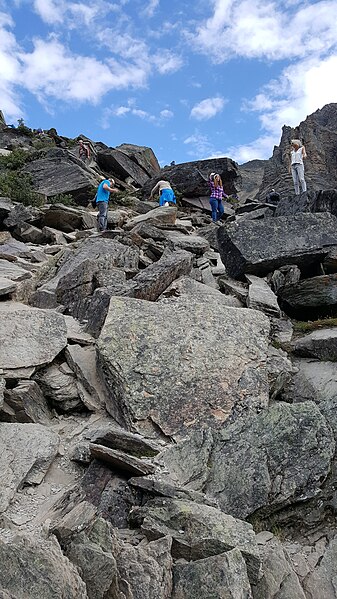 File:By ovedc - Moraine Lake - 12.jpg