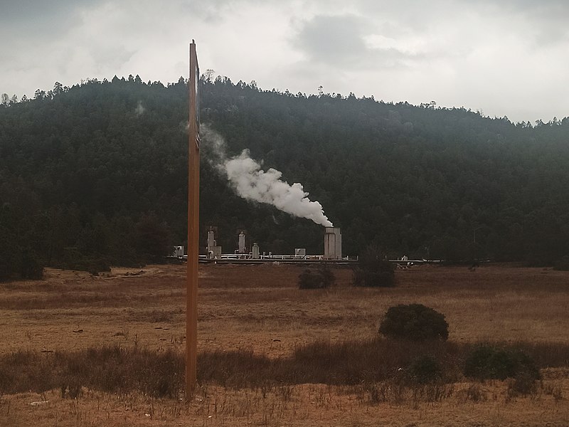 File:CFE Los Azufres (energía geotérmica) - México.jpg