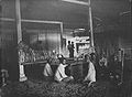 Een wajang kelitik voorstelling met gamelanorkest in Ngandong, 1918