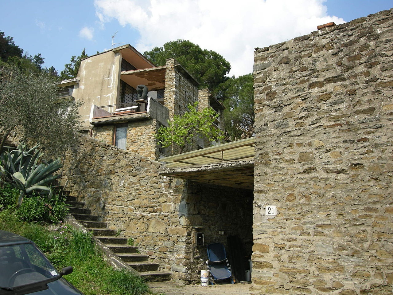 Casa-studio di Leonardo Ricci a Monterinaldi (Fiesole), dettaglio della facciata