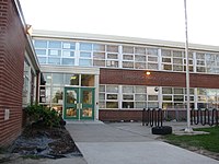 Cedarbrook Devlet Okulu.JPG