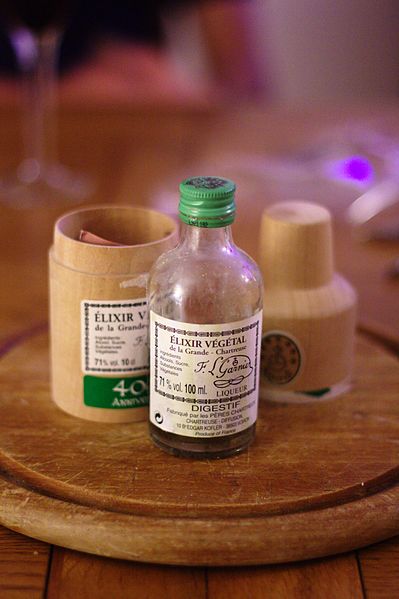 File:Chartreuse ElixirVegetal 400th71%.jpg