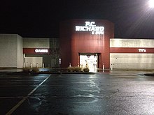 A P.C. Richard & Son store in Manchester, Connecticut, after replacing a former Circuit City store. Circuit City Manchester, CT (8279500011).jpg