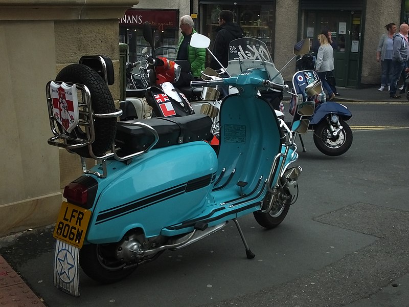 File:Clitheroe Mod-fest 8687.JPG