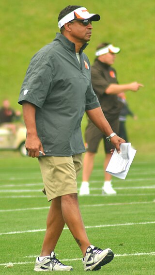 <span class="mw-page-title-main">Ray Horton</span> American football player and coach (born 1960)