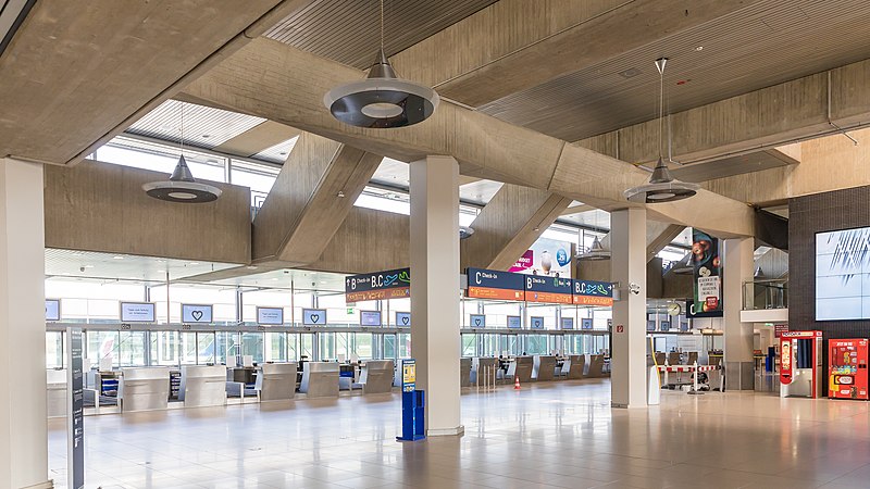 File:Cologne Bonn Airport - Terminal 1 - in times of COVID-19 pandemic-7241.jpg