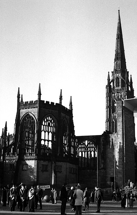 Fail:Coventry Cathedral (November 2004).jpg