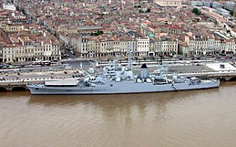 Croiseur Colbert dans le port de Bordeaux.jpg