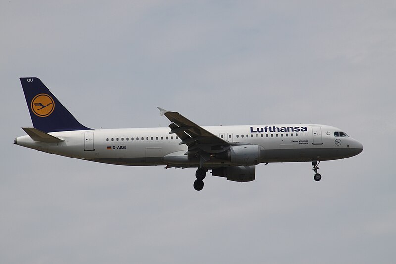 File:D-AIQU Airbus A320 Lufthansa (7179372125).jpg