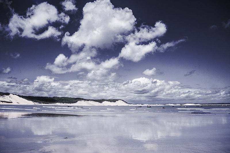 File:Dia bonito na Barra do Cunhaú.jpg