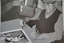 Eisenstaedt signing "VJ day" print on August 23, 1995 at his Menemsha cabin on Martha's Vineyard.jpg