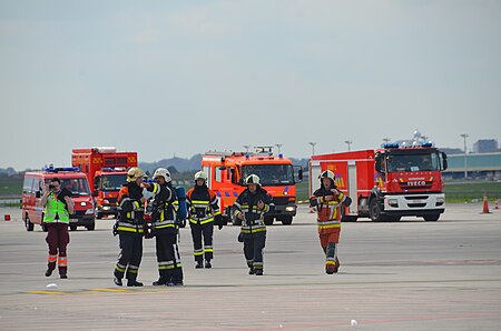 Tập_tin:Emergency_drill_(8692243328).jpg