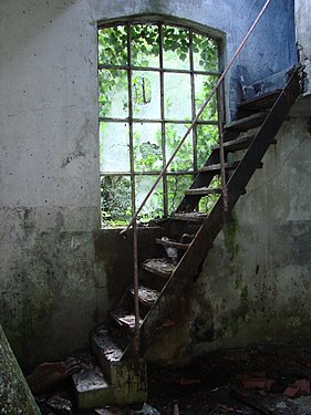 Escalier métallique dans une usine en ruine, la Câline, Saint-Rambert-en-Bugey