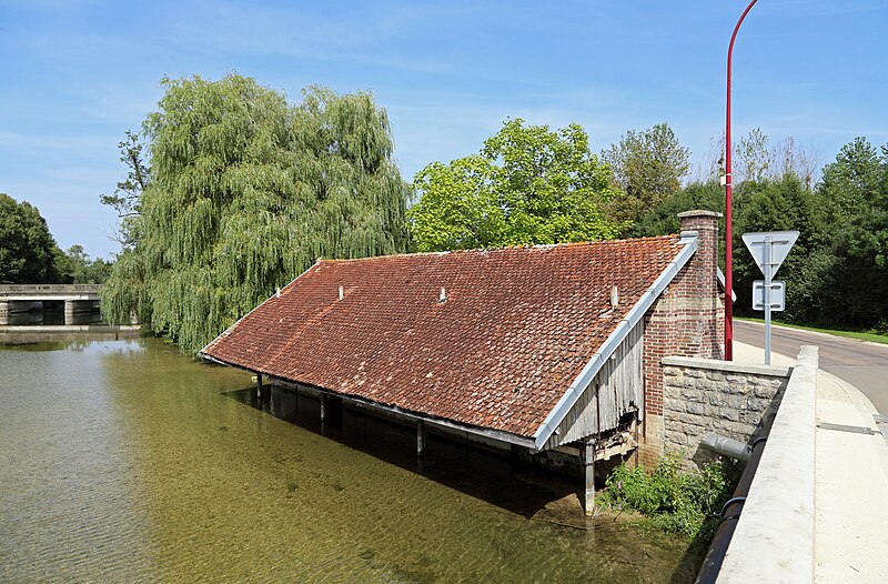 File:Fouchères Lavoir R02.jpg