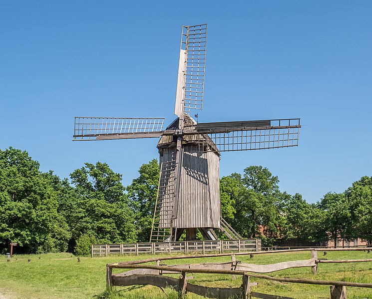 File:Freilichtmuseum Cloppenburg Bockwindmühle 17RM3629.jpg