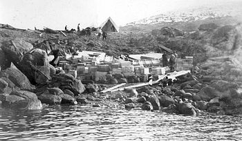 Poste de traite en construction, Pangnirtung, septembre 1921