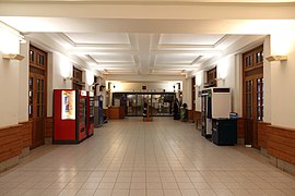 Salle d'attente de la gare en 2012.