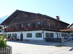 Garmisch-Bauernhaus-Zugspitzstr21-21a