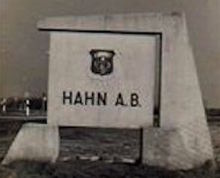 Schild an der Bundesstraße B327 bei Hahn, Aufnahme von 1972