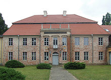 File:Herrenhaus_Dannenwalde_Frontansicht.JPG