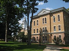 Delp Hall and the Liberty Walk, facing Central Hall Hillsdale College Delp Hall.JPG