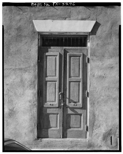 File:Historic American Buildings Survey, Bill Engdahl for Hedrich-Blessing, Photographers, February, 1979 EXTERIOR DOORWAY. - El Globo Nuevo, 1502 East Madison Street, Brownsville, HABS TEX,31-BROWN,8-6.tif