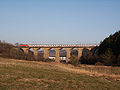 IR trein op het viaduct van Rudersdorf