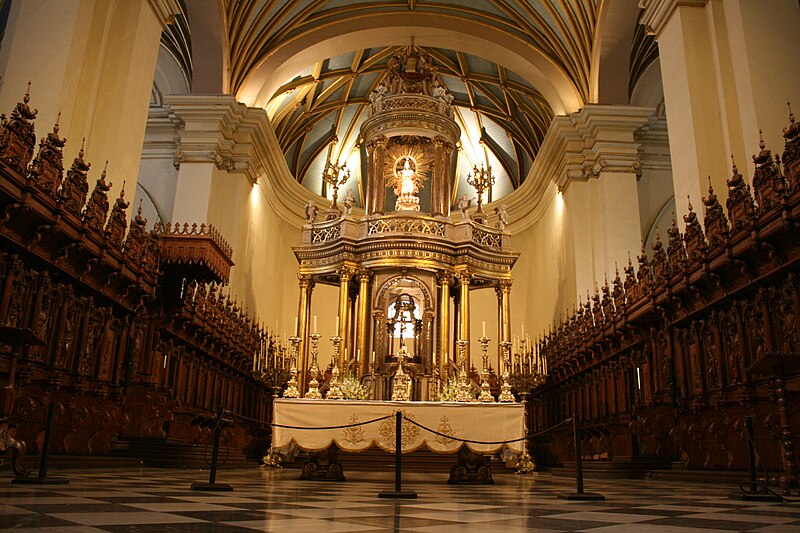 File:Interior of the Cathedral of Lima (3833830201).jpg