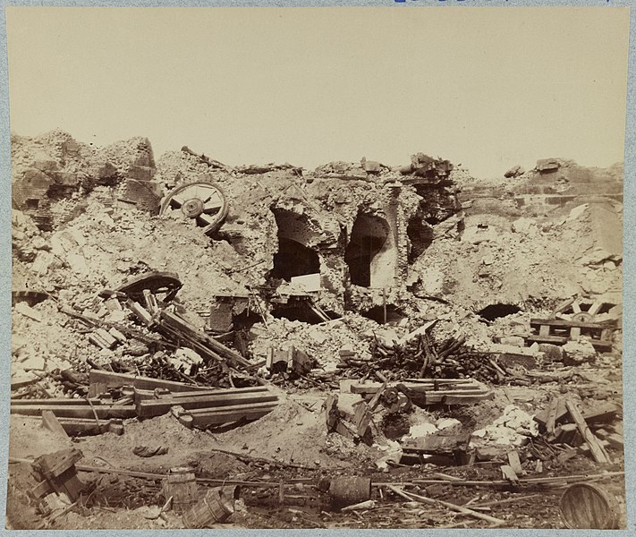 File:Interior view of Fort Sumter, S.C. showing effects of bombardment LCCN2013651629.jpg