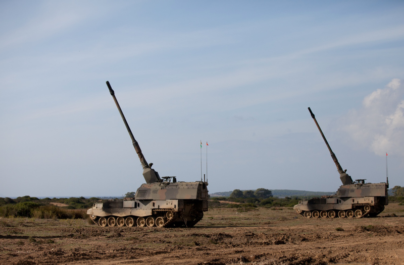 File:Italian Army - 132nd Field Artillery Regiment "Ariete" PzH2000 self-propelled howitzers during an exercise 2020.png