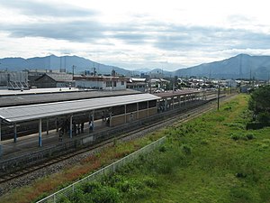 JREastGosenStationPlatform.jpg