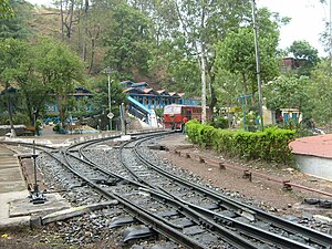 Kalka-Shimla-Eisenbahn Barog.JPG