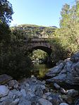 Diese attraktive gewölbte Steinbrücke war Teil des ursprünglichen Baus des Montagu-Passes, der 1847 von Sir John Montagu eröffnet wurde. Standortart: Brücke Derzeitige Nutzung: Brücke. Diese attraktive gewölbte Steinbrücke war Teil des ursprünglichen Baus des Montagu-Passes, der 1847 von Sir John Montagu eröffnet wurde.