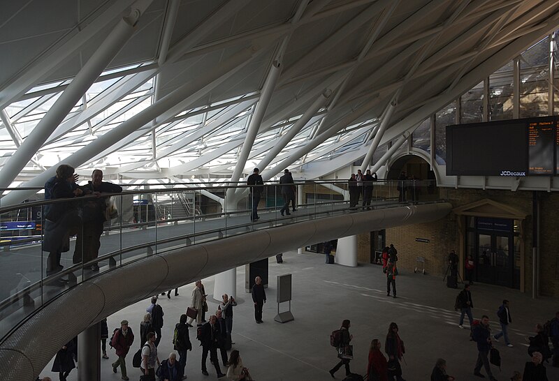 File:King's Cross railway station MMB 50.jpg