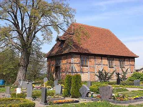 File:Kirche in Zepelin.jpg