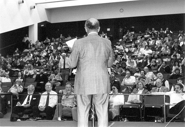 Klass at the 1983 CSICOP Conference in Buffalo, NY