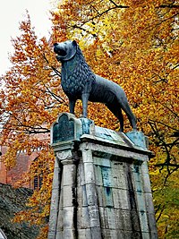 Lion Monument at Lübeck Cathedral.jpg