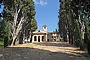 Die Kapelle Notre-Dame de Vie in Mougins im Sommer.jpg