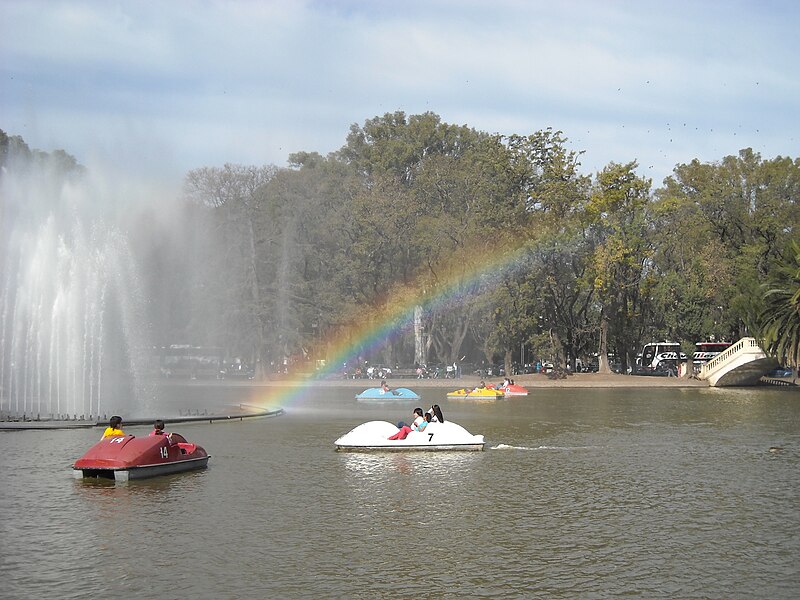 File:Lago del Parque Independencia - Rosario.jpg