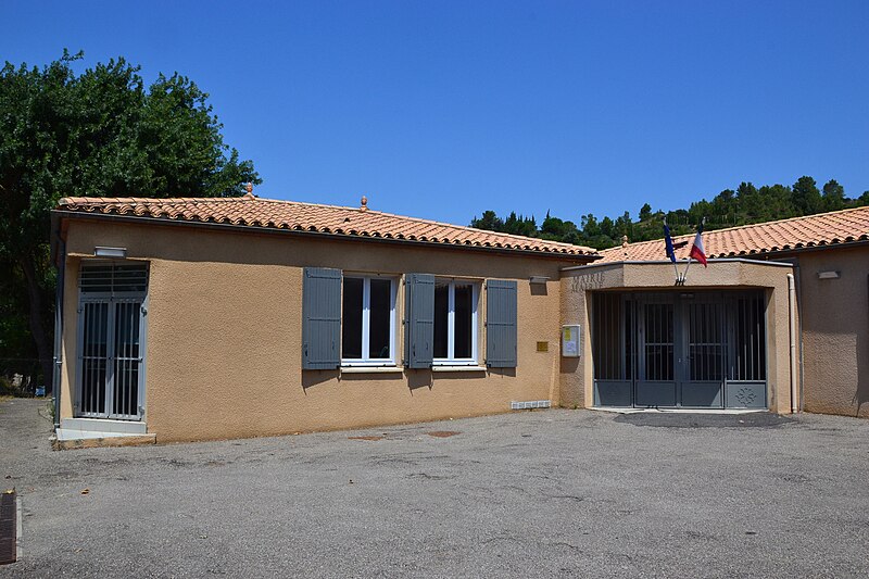 File:Lagrasse town hall.jpg