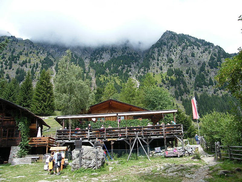 File:Leiteralm - panoramio.jpg