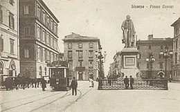 Livorno - Piazza Cavour con tram.JPG