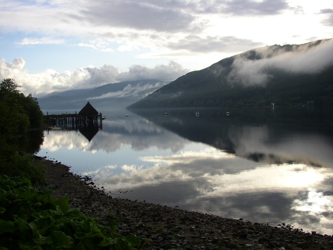 File:Loch Tay Crannog 01.jpg