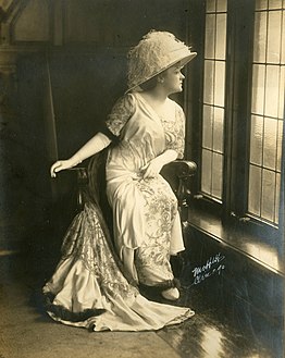Louise Dresser, stage and vaudeville actress (SAYRE 23908).jpg