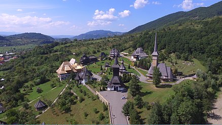 Ansamblul Mănăstirii Bârsana (2) (Foto din dronă)