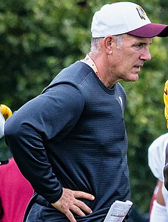 Matt Cavanaugh American football player and coach (born 1956)